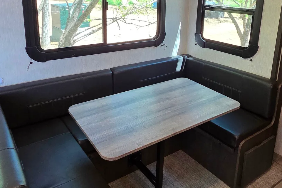 Dyllan & Emily's Crossroads Cruiser Air CR- 28BBH Travel Trailer