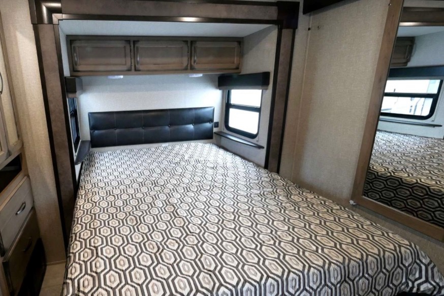 Transcend Grand Design 31RLS Travel Trailer