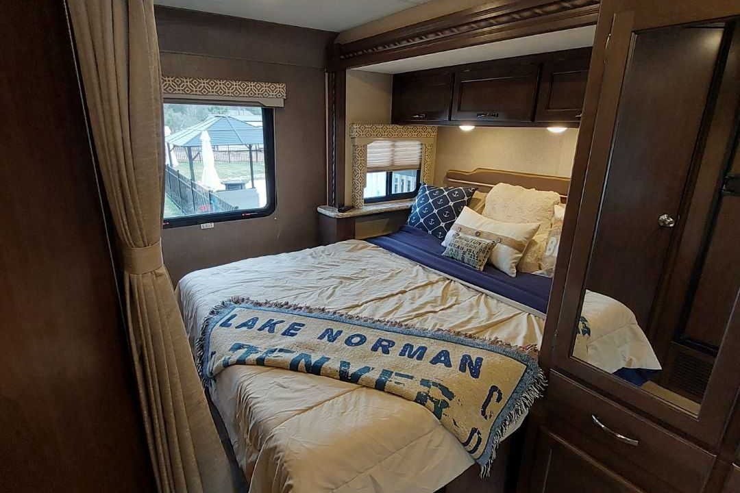 Kevin's Thor Motor Coach Freedom Elite Class C