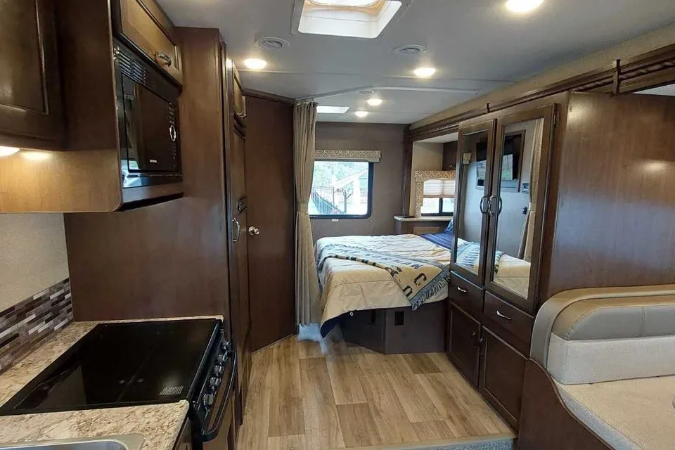 Kevin's Thor Motor Coach Freedom Elite Class C