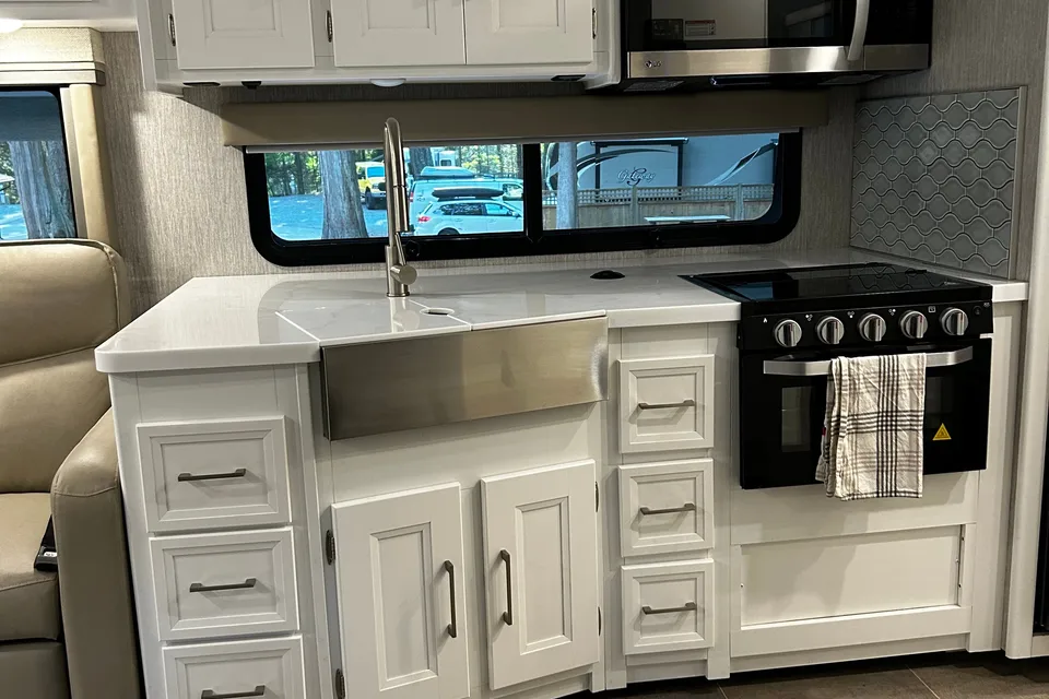 Wolf Den rentals-Coachmen Mirada Class A. Delivery and pick up only