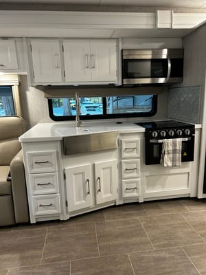 Wolf Den rentals-Coachmen Mirada Class A. Delivery and pick up only