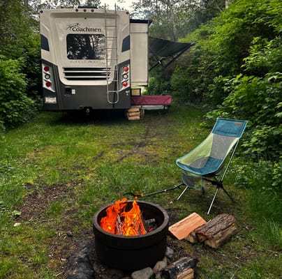 Wolf Den rentals-Coachmen Mirada Class A. Delivery and pick up only