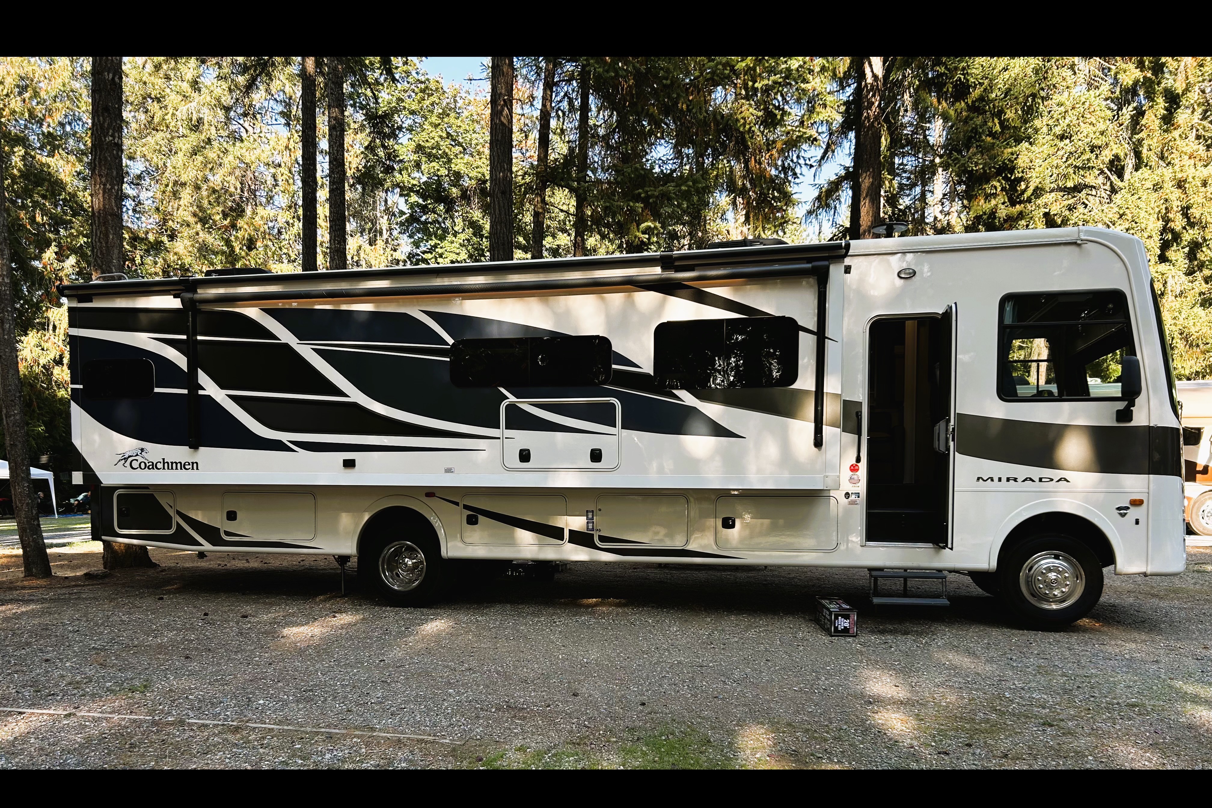 Wolf Den rentals-Coachmen Mirada Class A. Delivery and pick up only