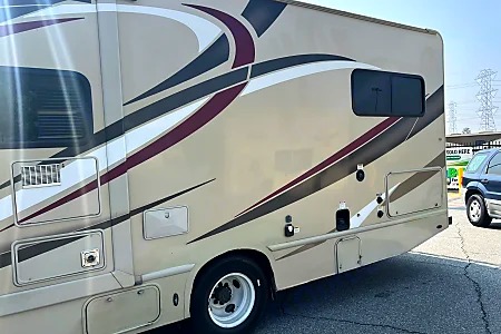 [41] Stress Free RVs - 2021 - Thor Motorcoach - Four Winds - 30D