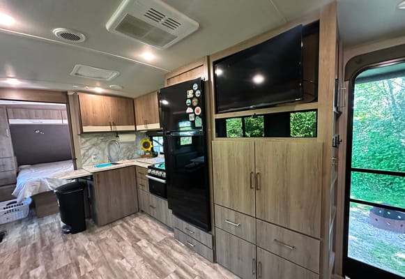 Leisure Seeker-The Imagine 2800BH (Bunk House) by Grand Design