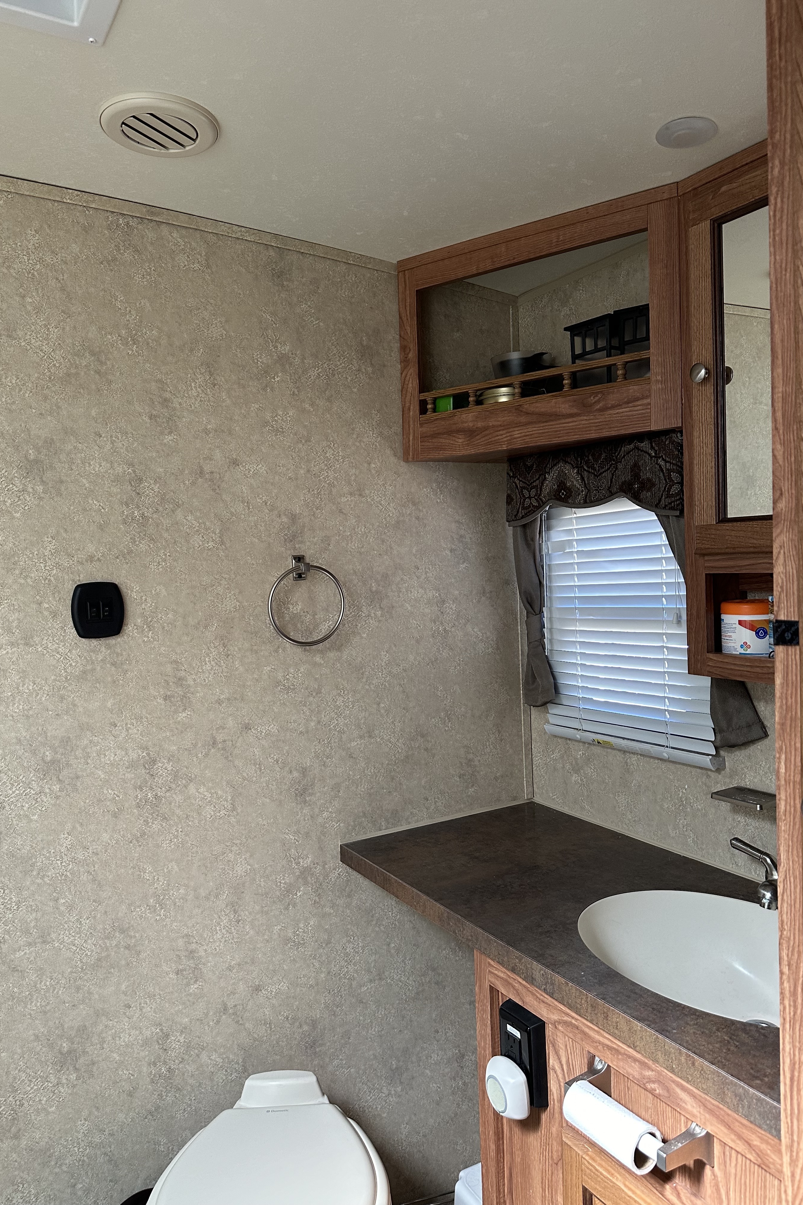 Yvan's Flagstaff Flt831fkbss Travel Trailer