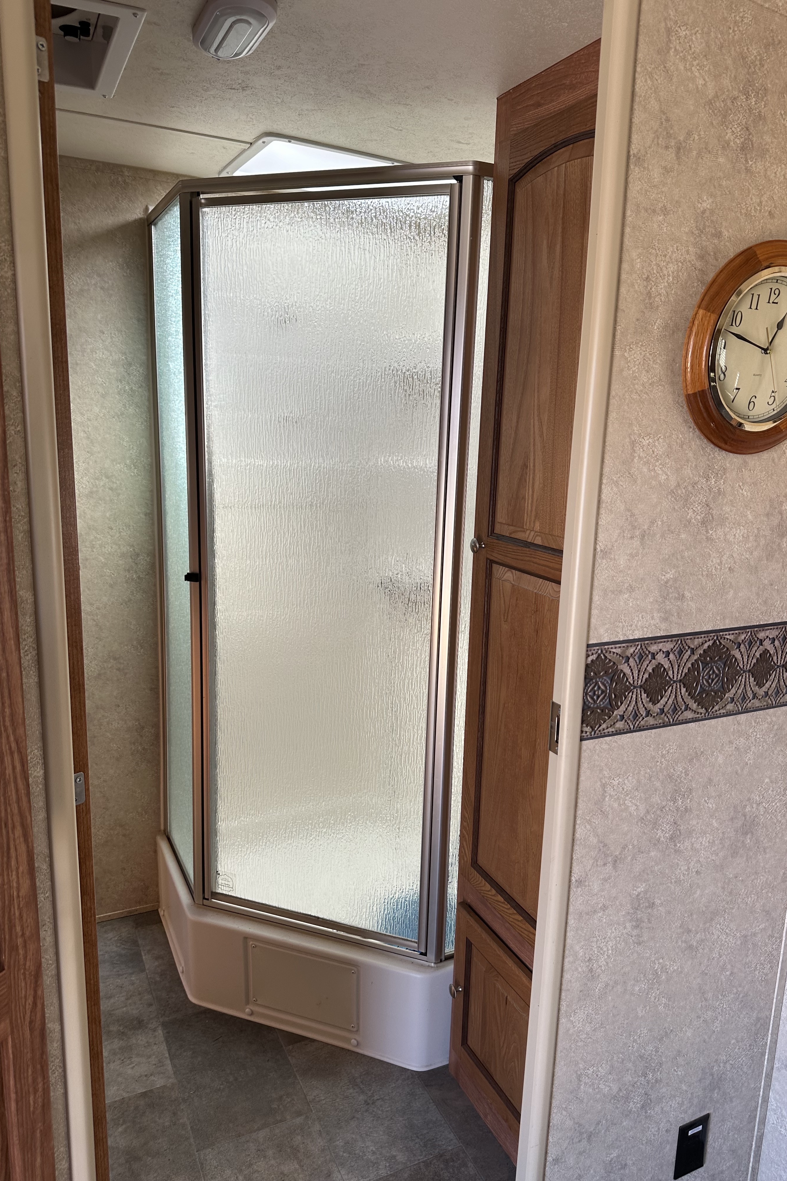 Yvan's Flagstaff Flt831fkbss Travel Trailer