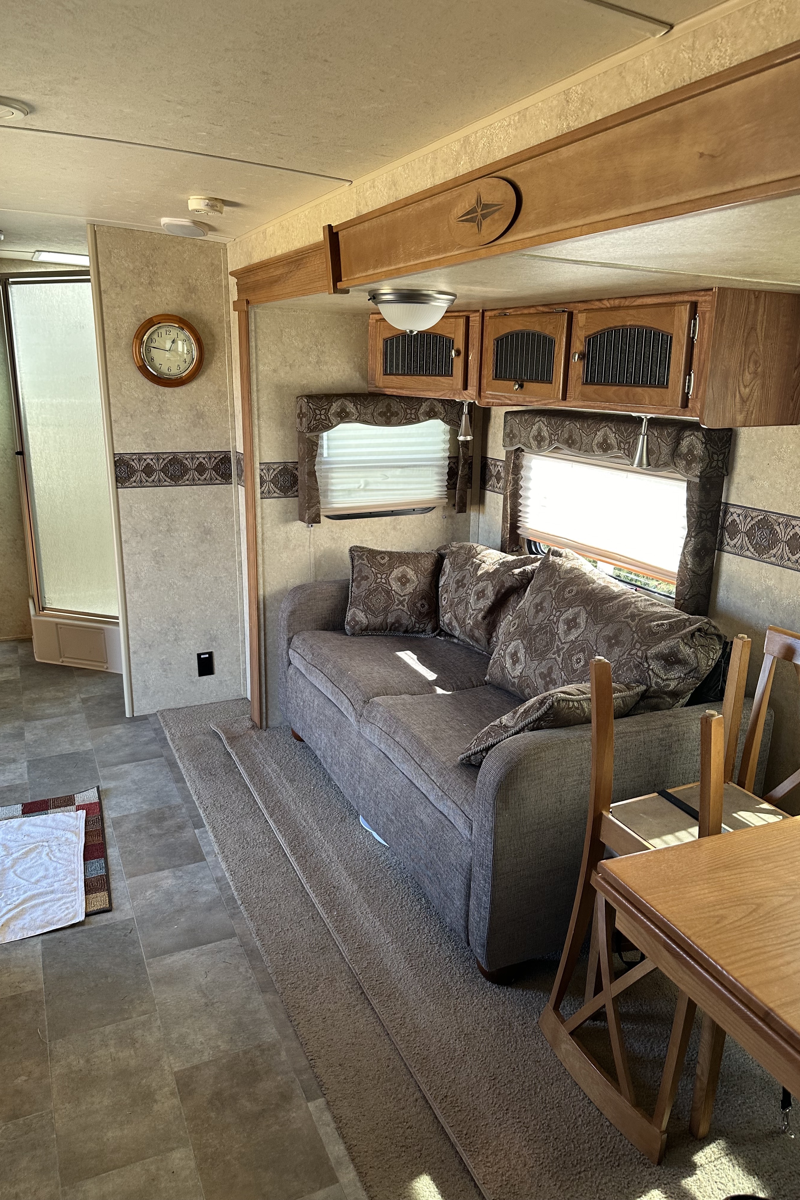 Yvan's Flagstaff Flt831fkbss Travel Trailer