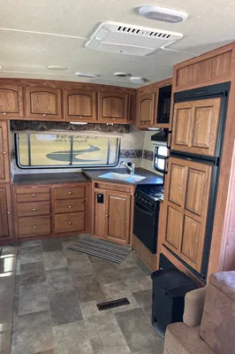 Yvan's Flagstaff Flt831fkbss Travel Trailer