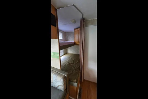Jesse's 28 foot Family friendly camper!