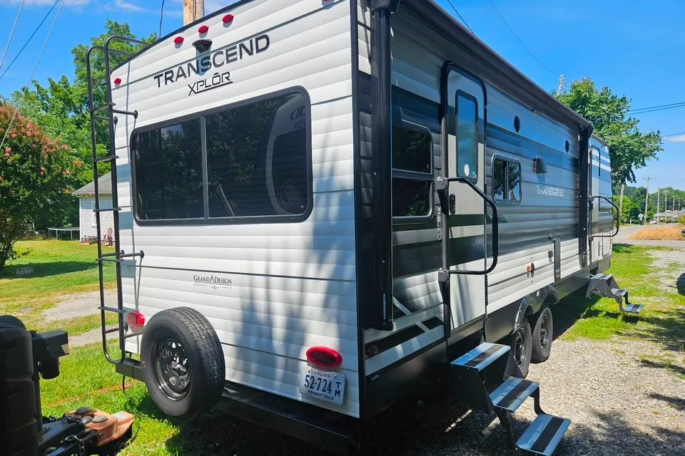 Happy Camper RV – 2022 Grand Design Transcend Xplor | Cozy & Clean, Sleeps 4