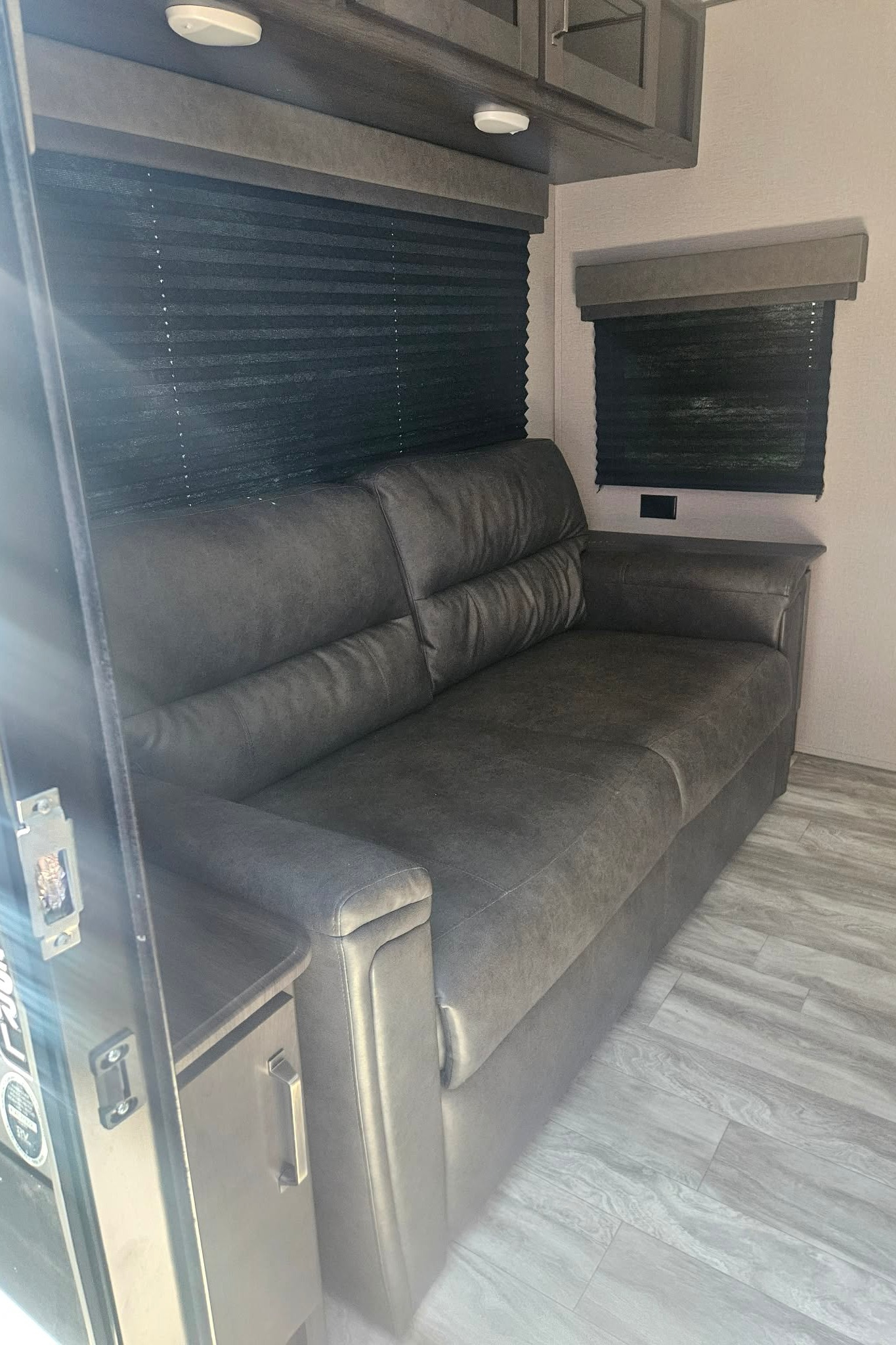 Happy Camper RV – 2022 Grand Design Transcend Xplor | Cozy & Clean, Sleeps 4