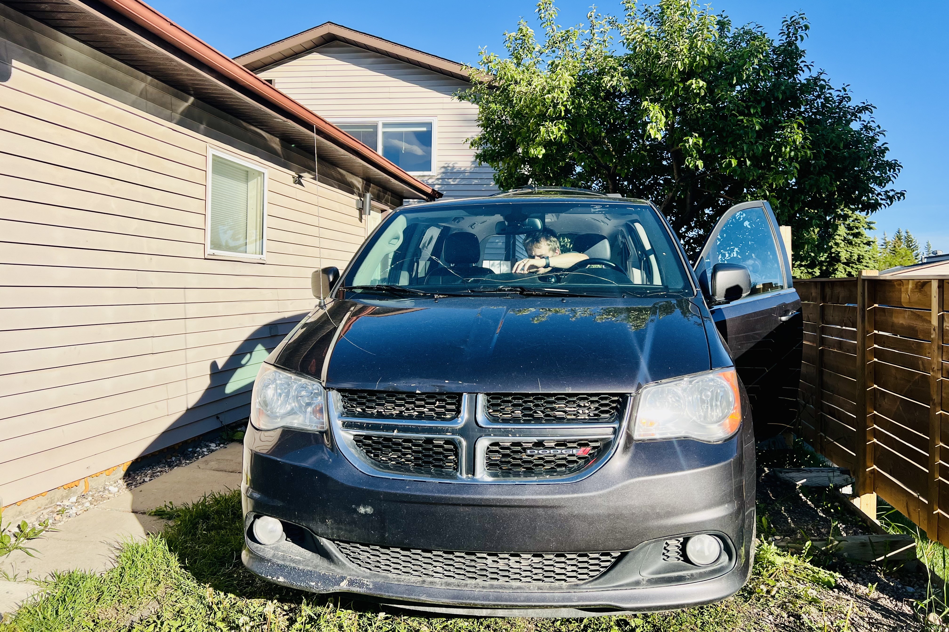 Dodge Grand Caravan (2 sleeps) Park pass+Airport pick up