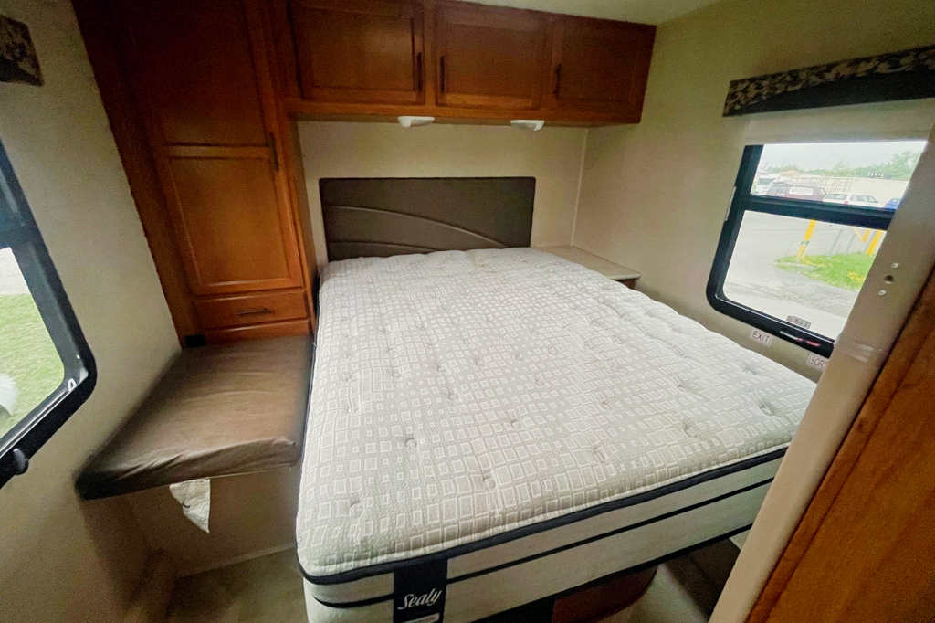 Jeremy's Jayco Redhawk Class C