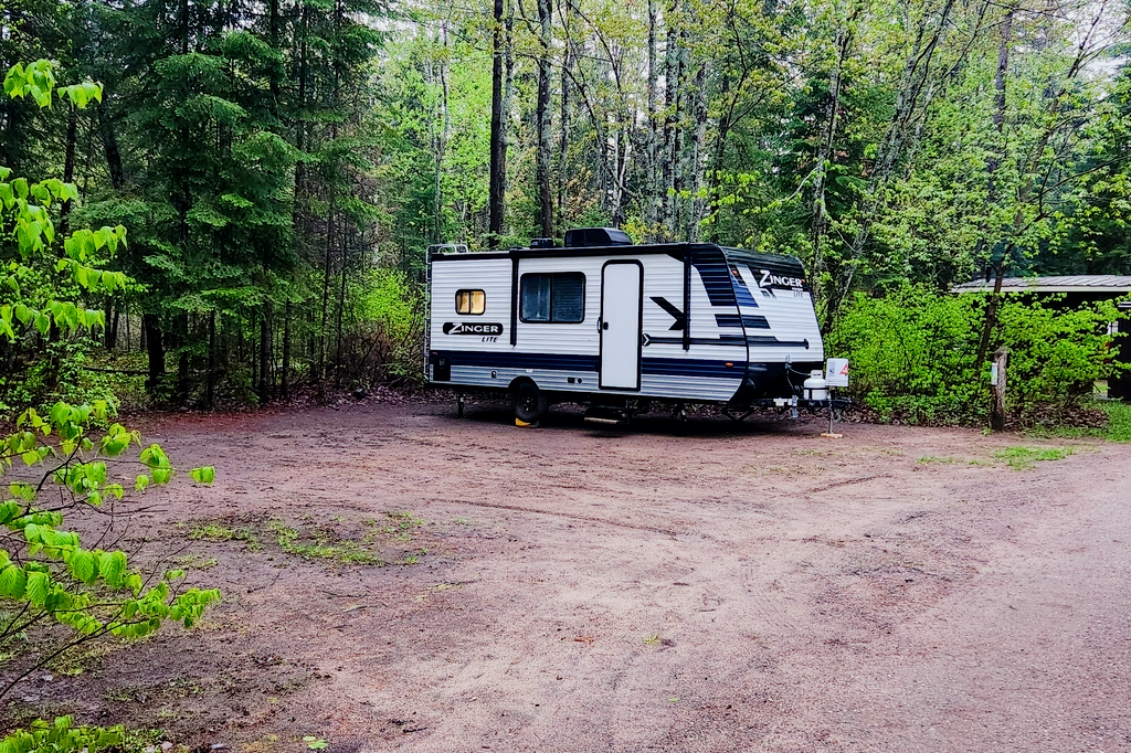 Ziggy the Zinger Lite 18RK Travel Trailer