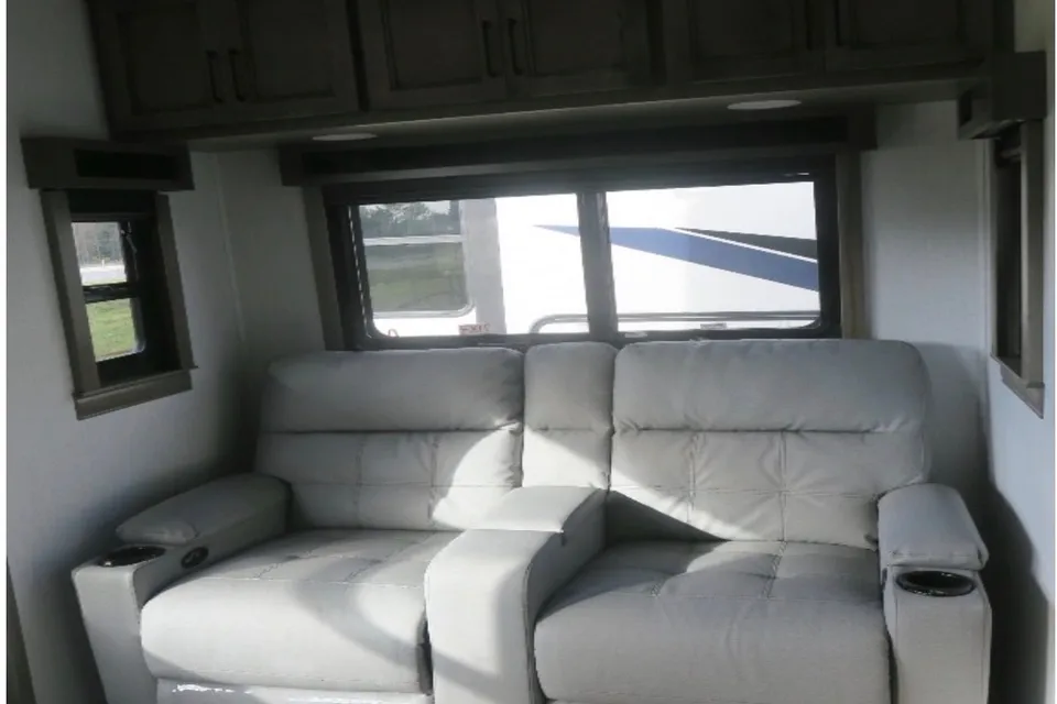 George's Forest River 442mc Fifth Wheel