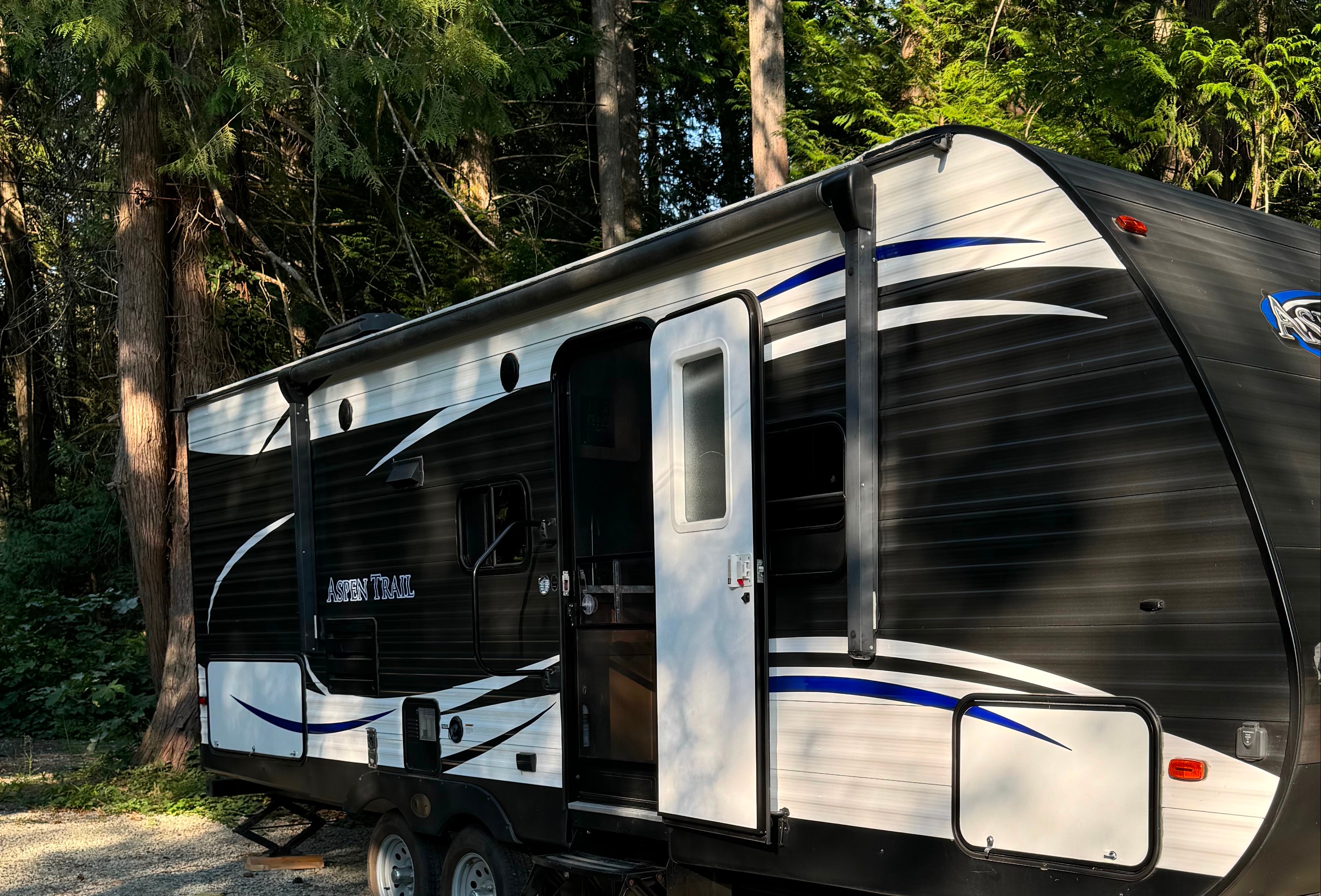 Dutchmen Aspen Travel Trailer