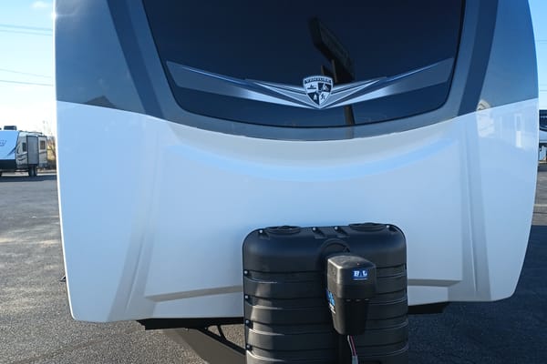 Tate and Allison's Venture SportsTrek Touring Edition Travel Trailer
