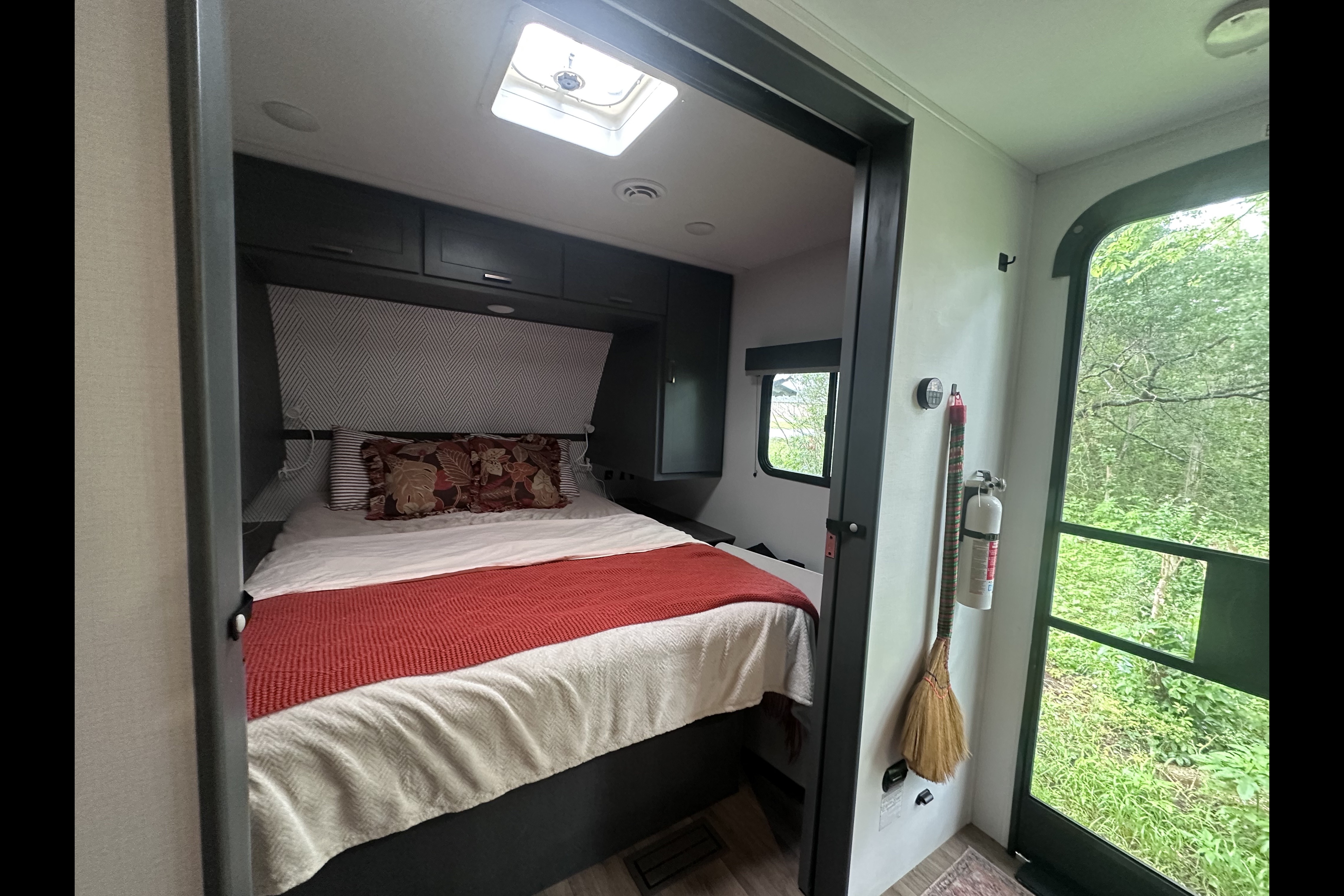Happy Glamping w/ Campfire Reverie
