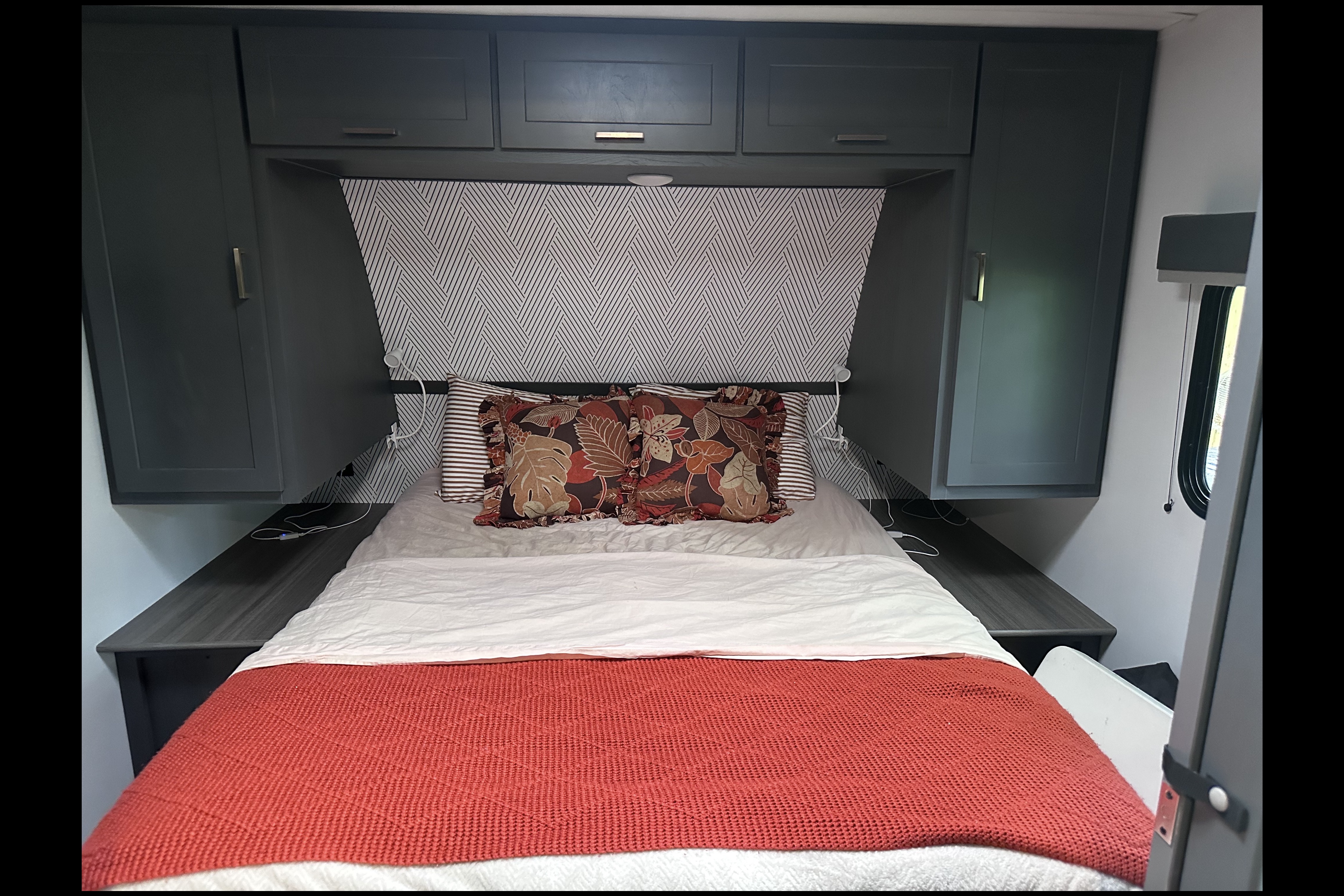 Happy Glamping w/ Campfire Reverie