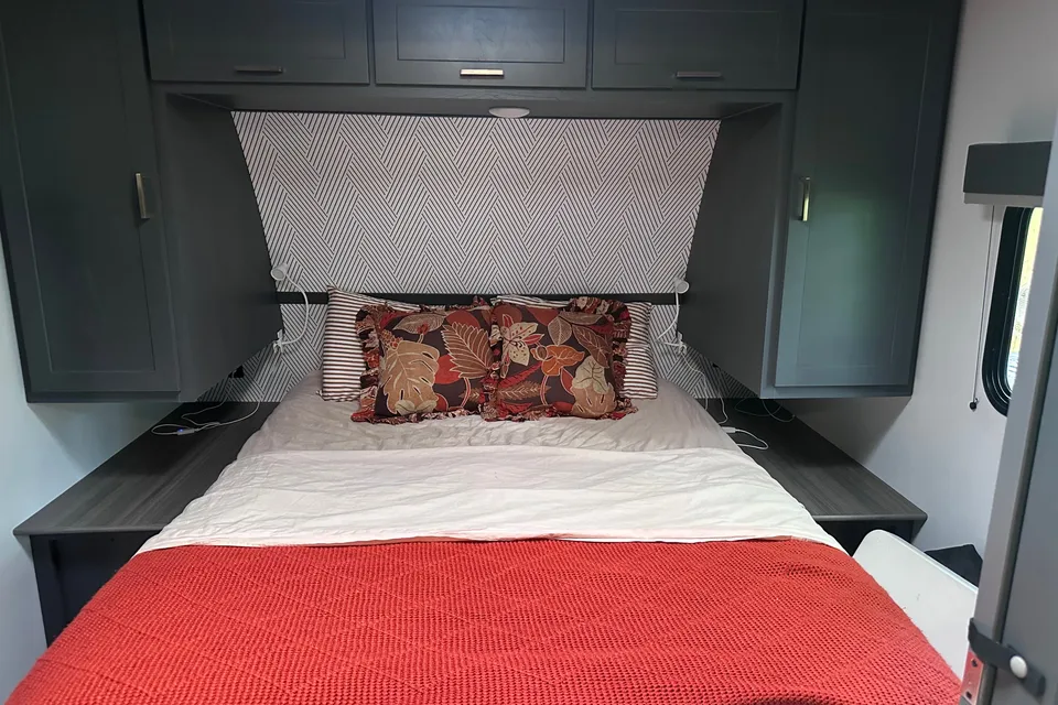 Happy Glamping w/ Campfire Reverie