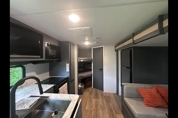 Happy Glamping w/ Campfire Reverie