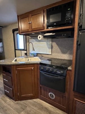 Pet Friendly 2016 Wilderness by Heartland bumper pull camper