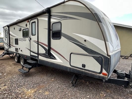 Pet Friendly 2016 Wilderness by Heartland bumper pull camper