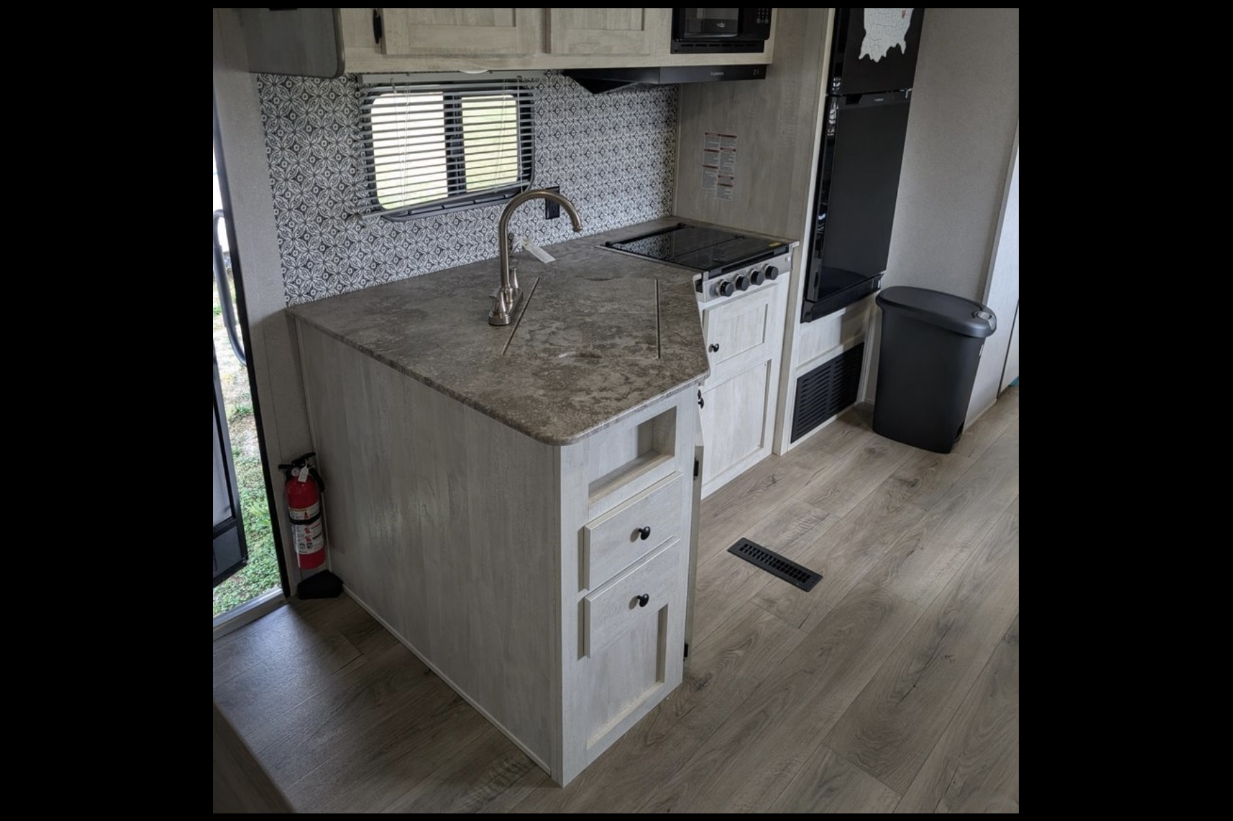 2024 Coachmen i-5 Edition; Sleeps 8