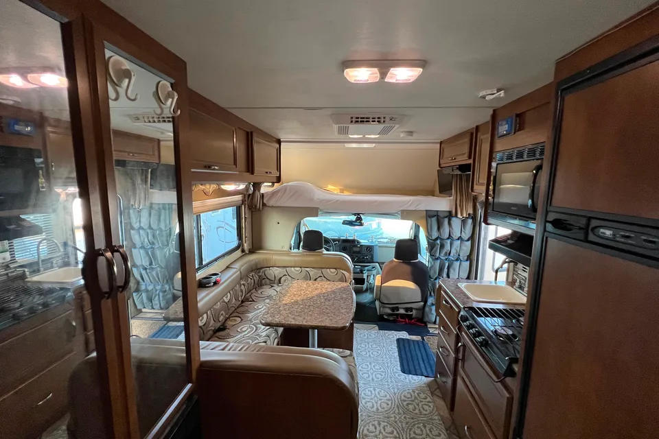 Thor Motor Coach Four wind Class C