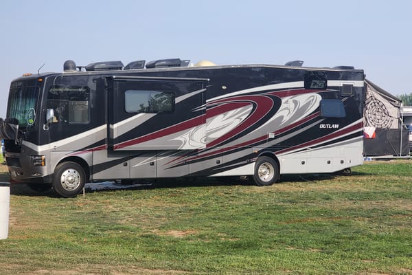 “The Outlaw Express” – Simple and Bold