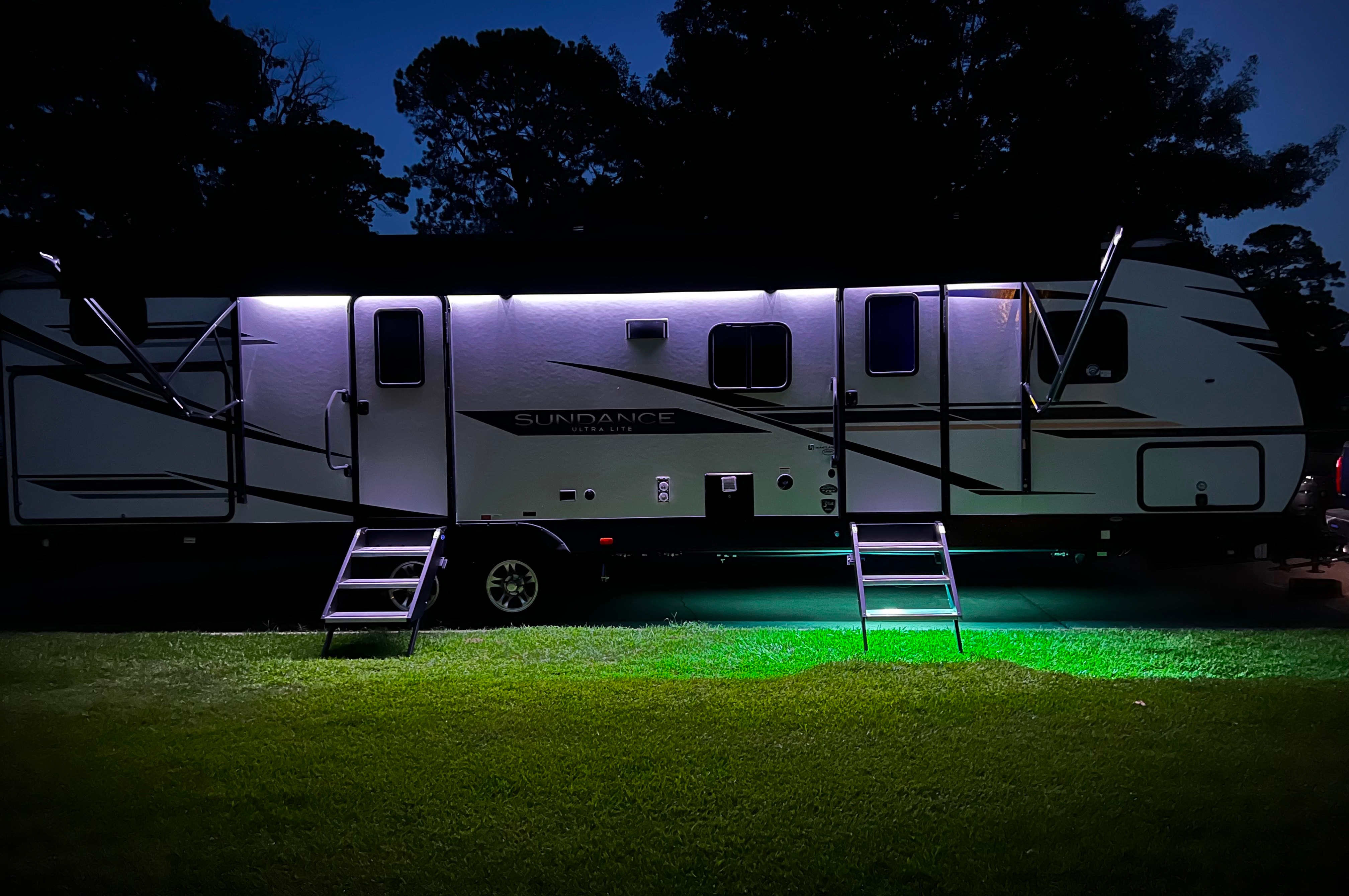 2022 Sundance 324BH: Family Luxury