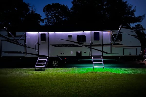 2022 Sundance 324BH: Family Luxury