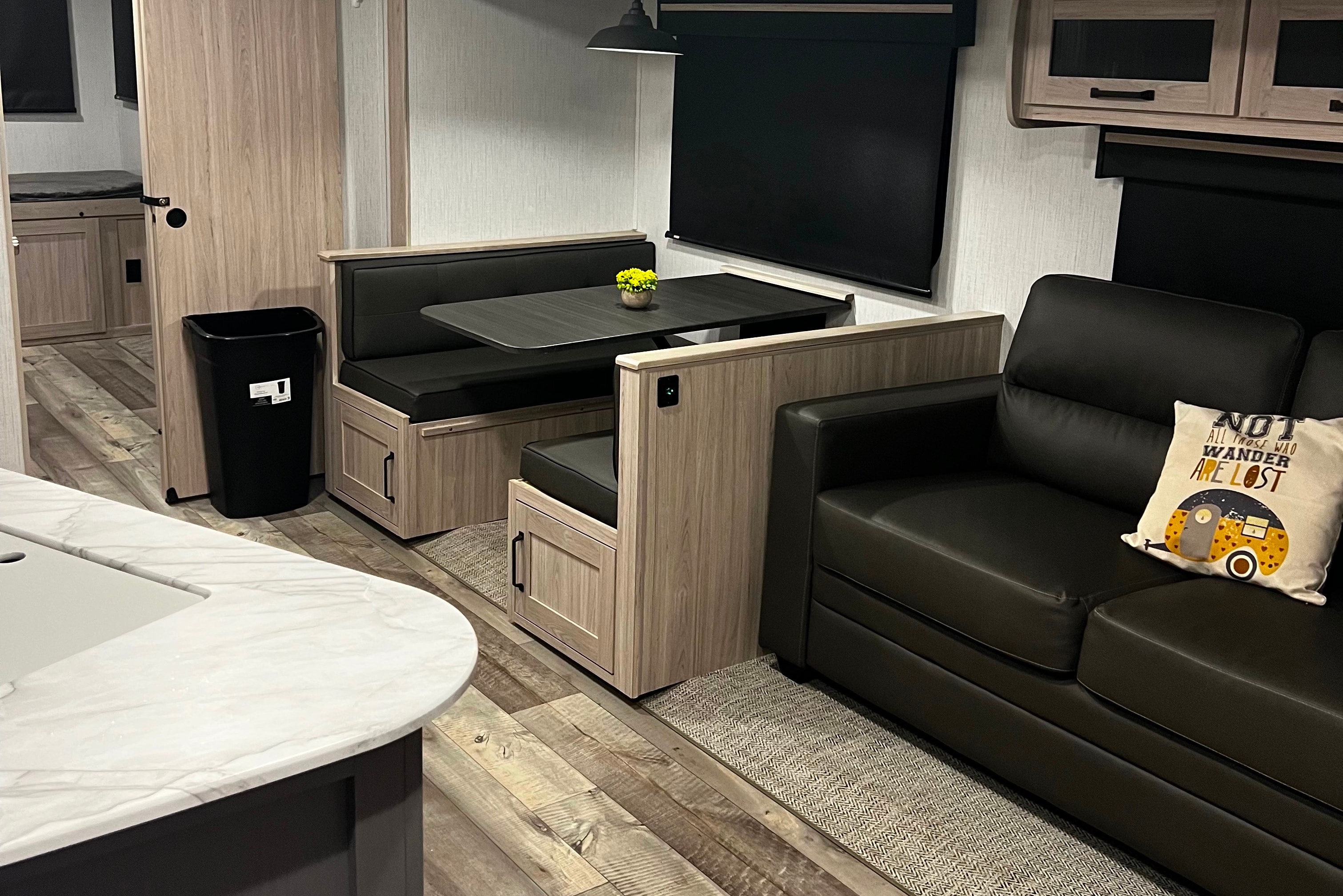 2022 Sundance 324BH: Family Luxury