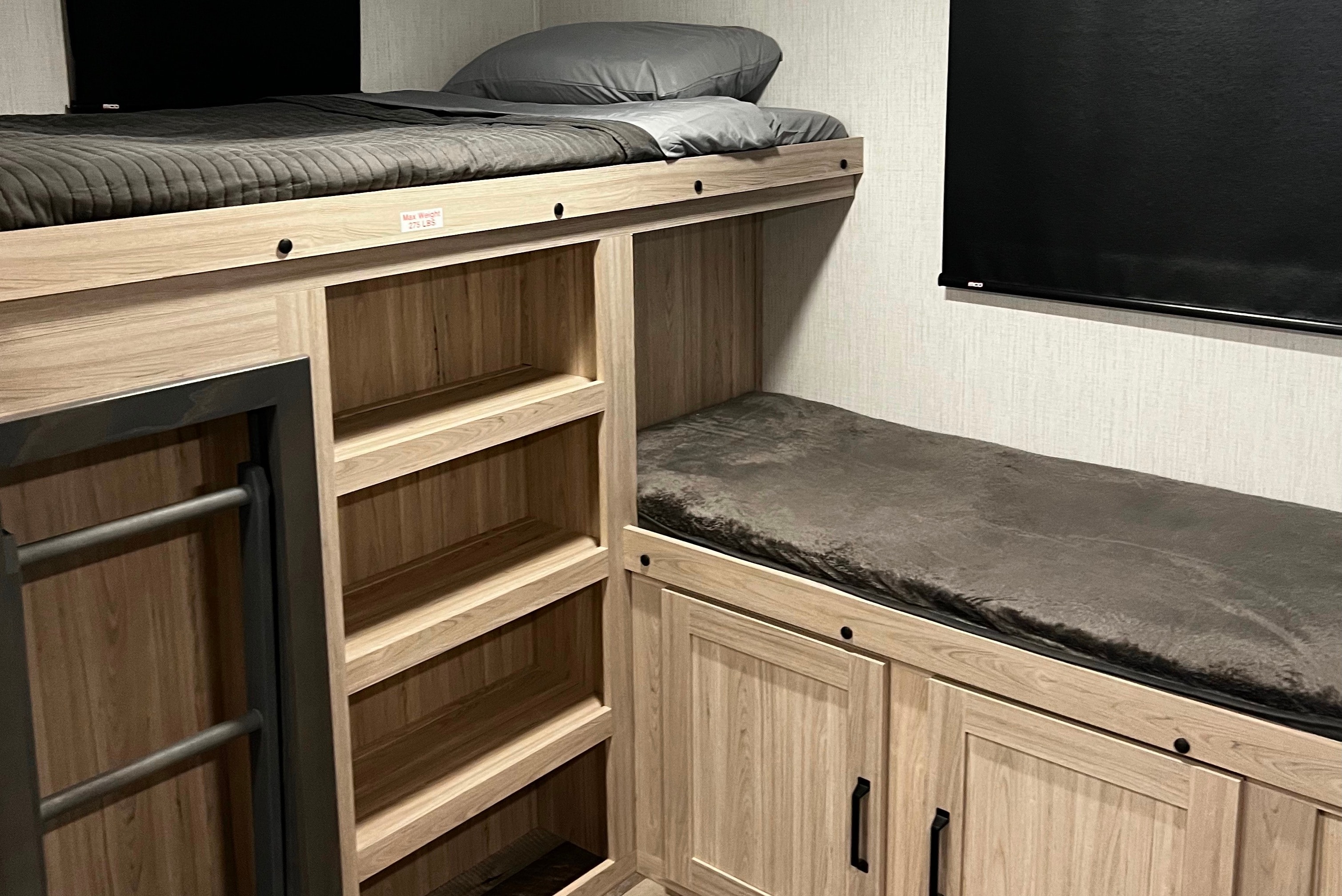 2022 Sundance 324BH: Family Luxury