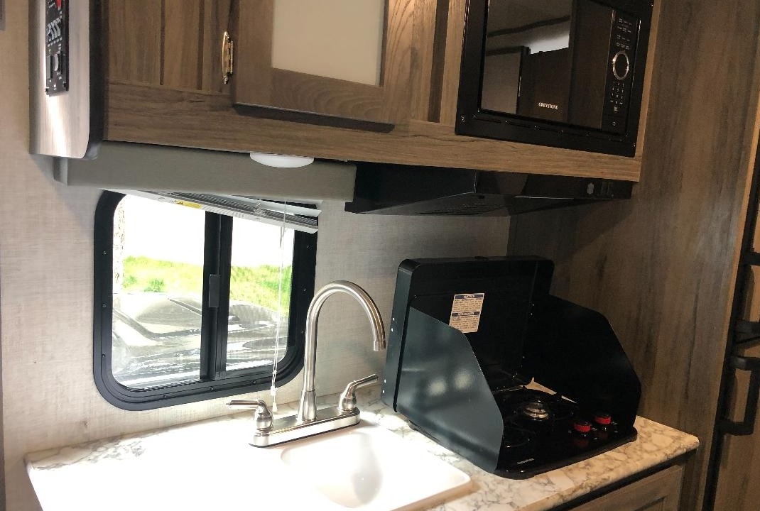 D&J (Dolly and Jay-ar) RV Rental