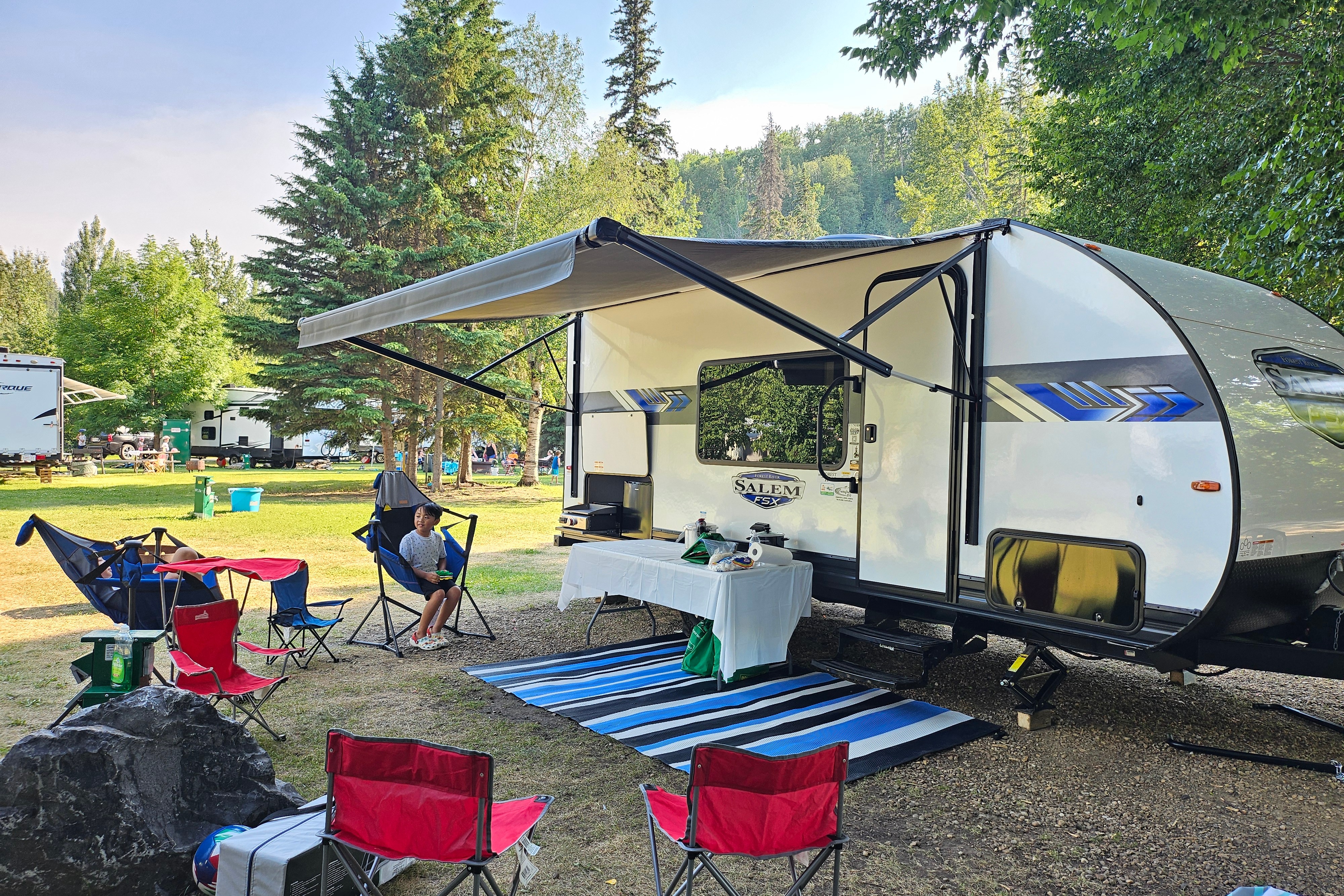 Mrs. GLAMPER "2024" Forest River SALEM Lightweight 7-SLEEP Travel Trailer