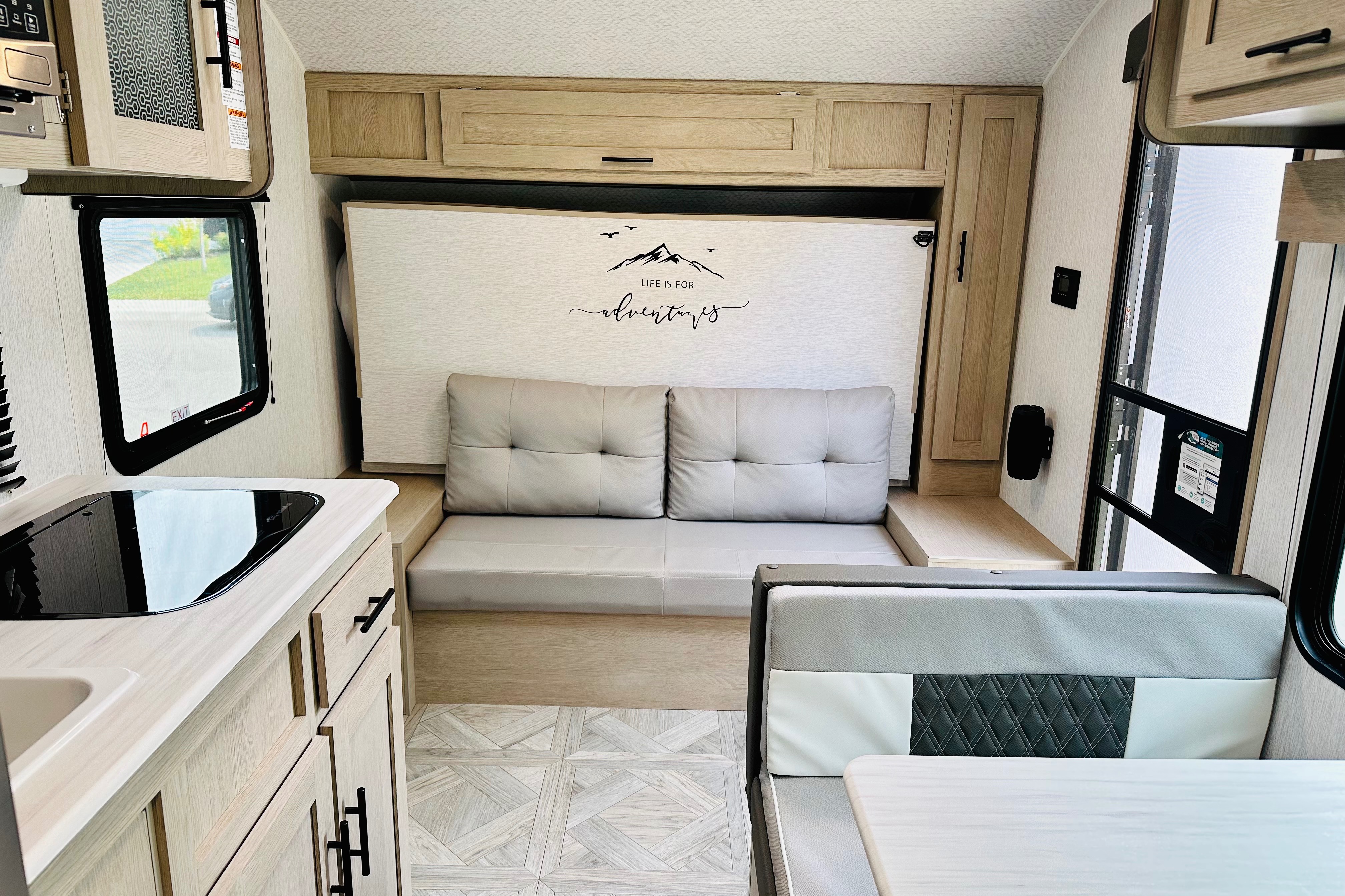 Mrs. GLAMPER "2024" Forest River SALEM Lightweight 7-SLEEP Travel Trailer
