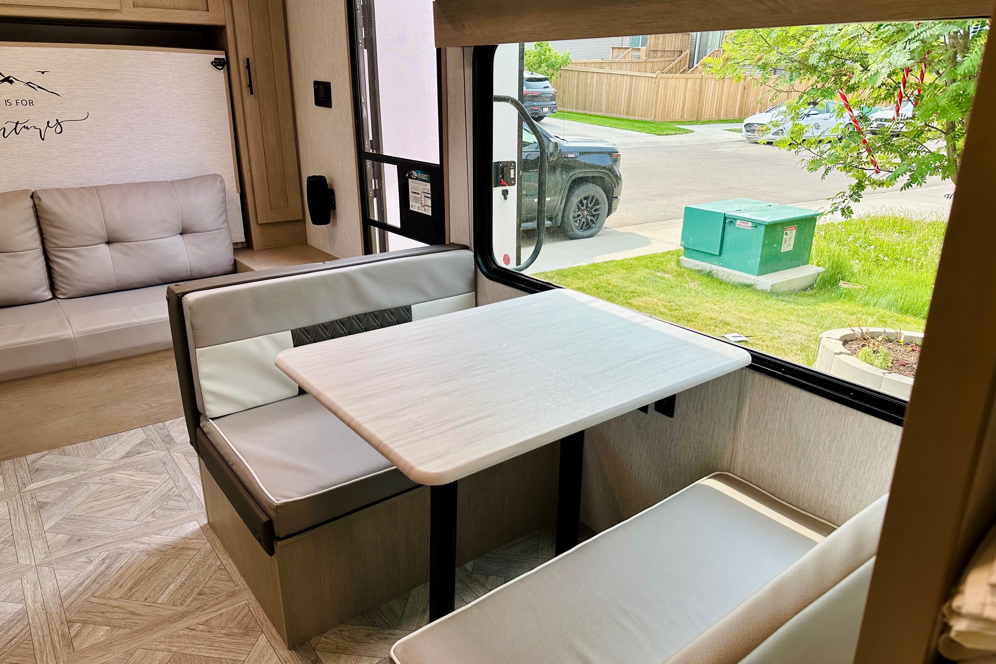 Mrs. GLAMPER "2024" Forest River SALEM Lightweight 7-SLEEP Travel Trailer