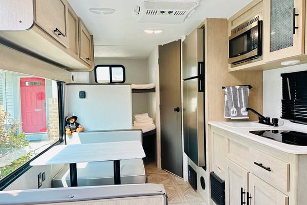 Mrs. GLAMPER "2024" Forest River SALEM Lightweight 7-SLEEP Travel Trailer