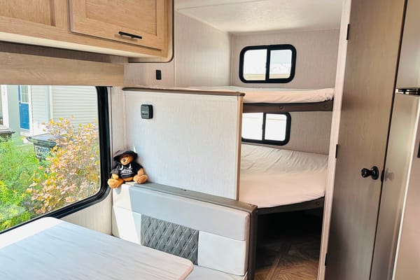 Mrs. GLAMPER "2024" Forest River SALEM Lightweight 7-SLEEP Travel Trailer