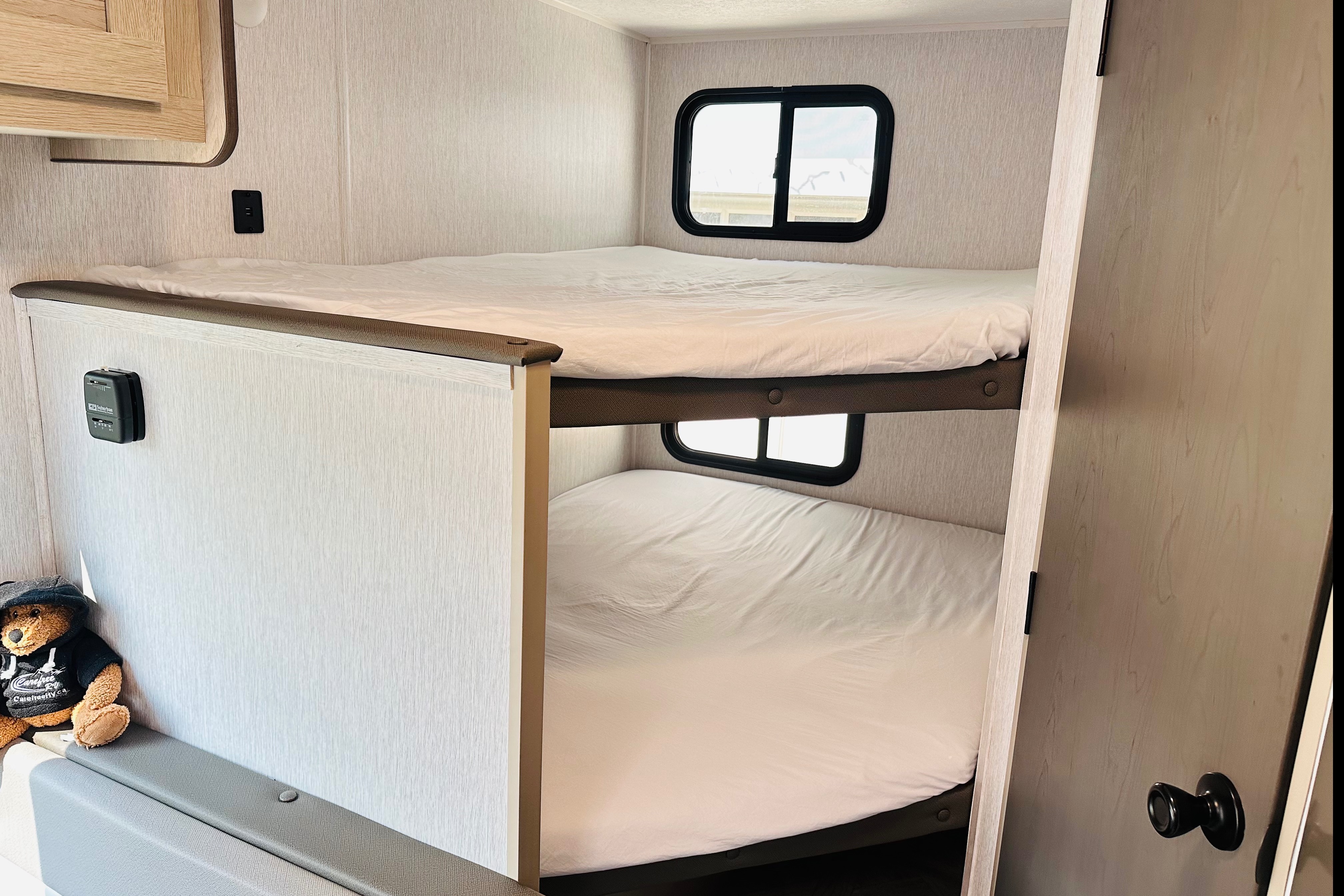 Mrs. GLAMPER "2024" Forest River SALEM Lightweight 7-SLEEP Travel Trailer