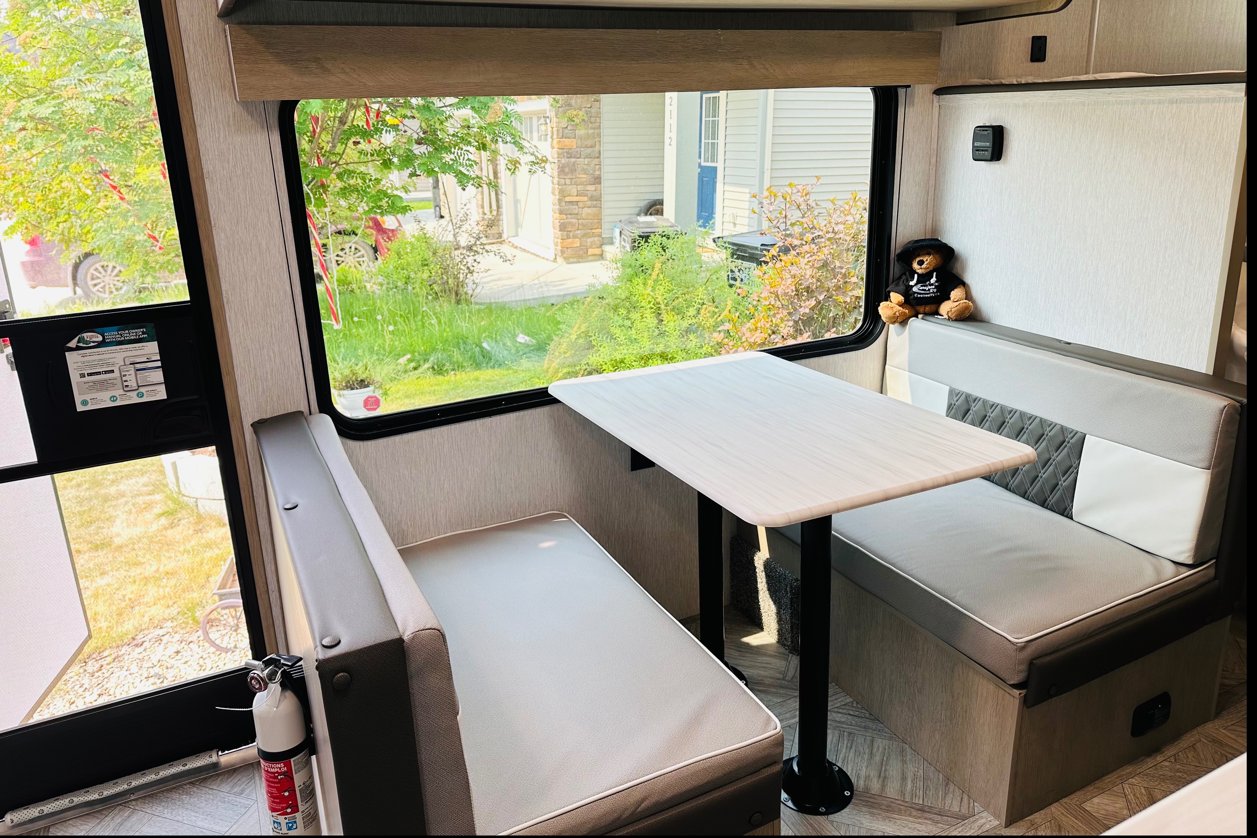 Mrs. GLAMPER "2024" Forest River SALEM Lightweight 7-SLEEP Travel Trailer