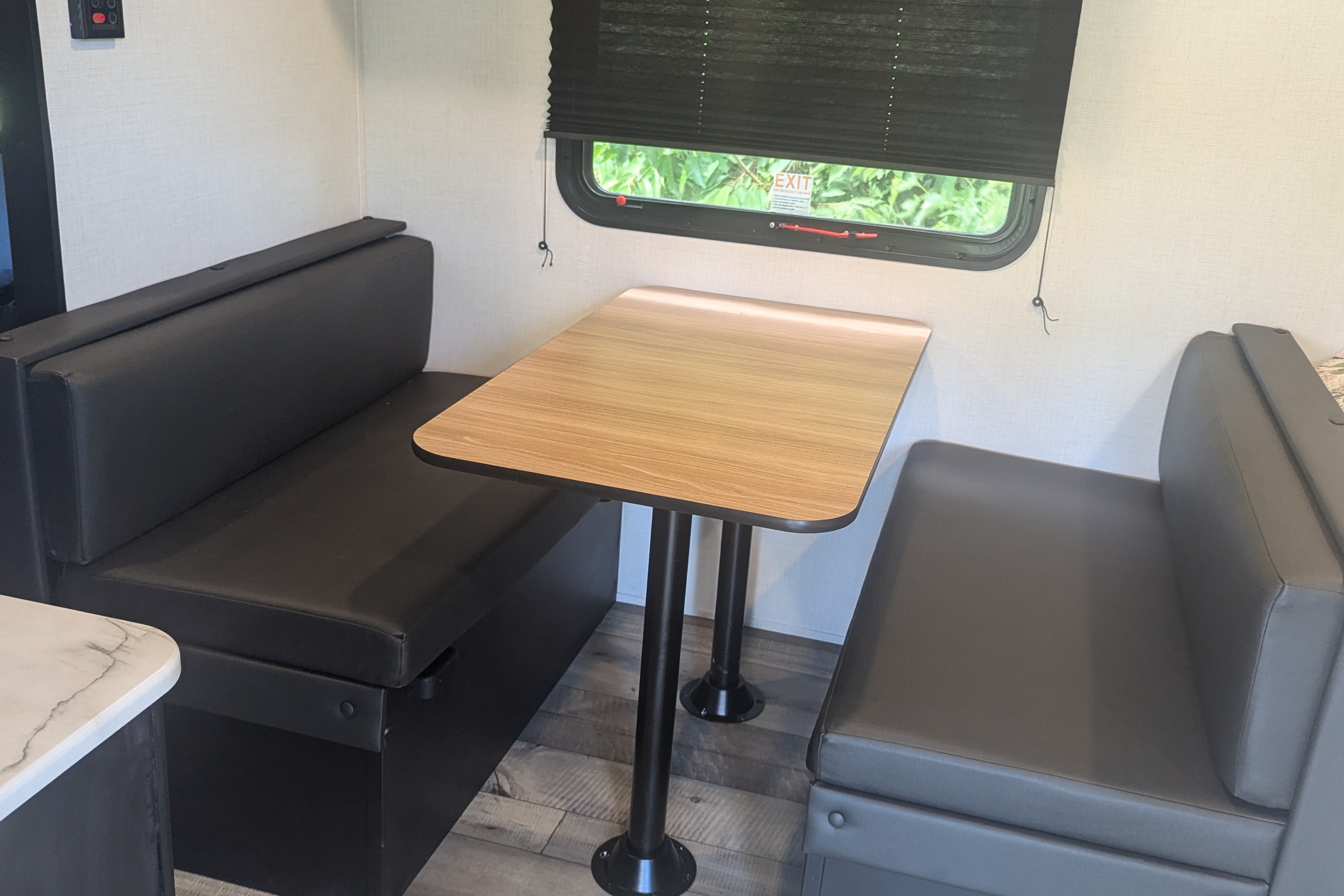 ROSS's MINI BUNK HOUSE