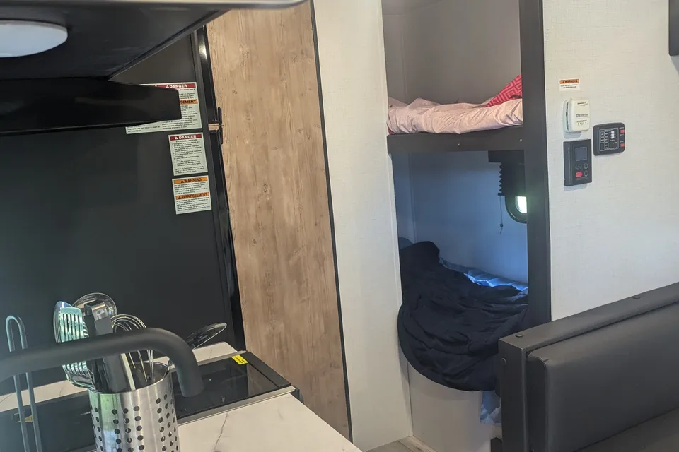 ROSS's MINI BUNK HOUSE