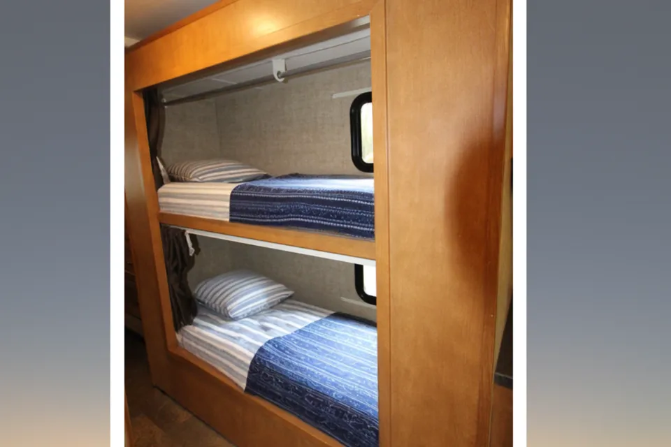 Family Road Trip RV | Sleeps 10 & Pet Friendly
