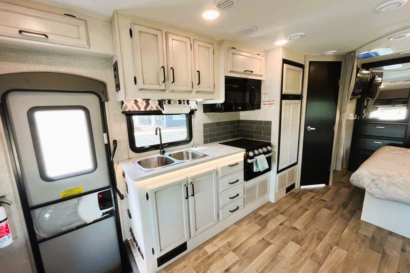 🌟 Book NOW 🌟 2022 Top-rated Luxury Vanilla Redhawk🌟