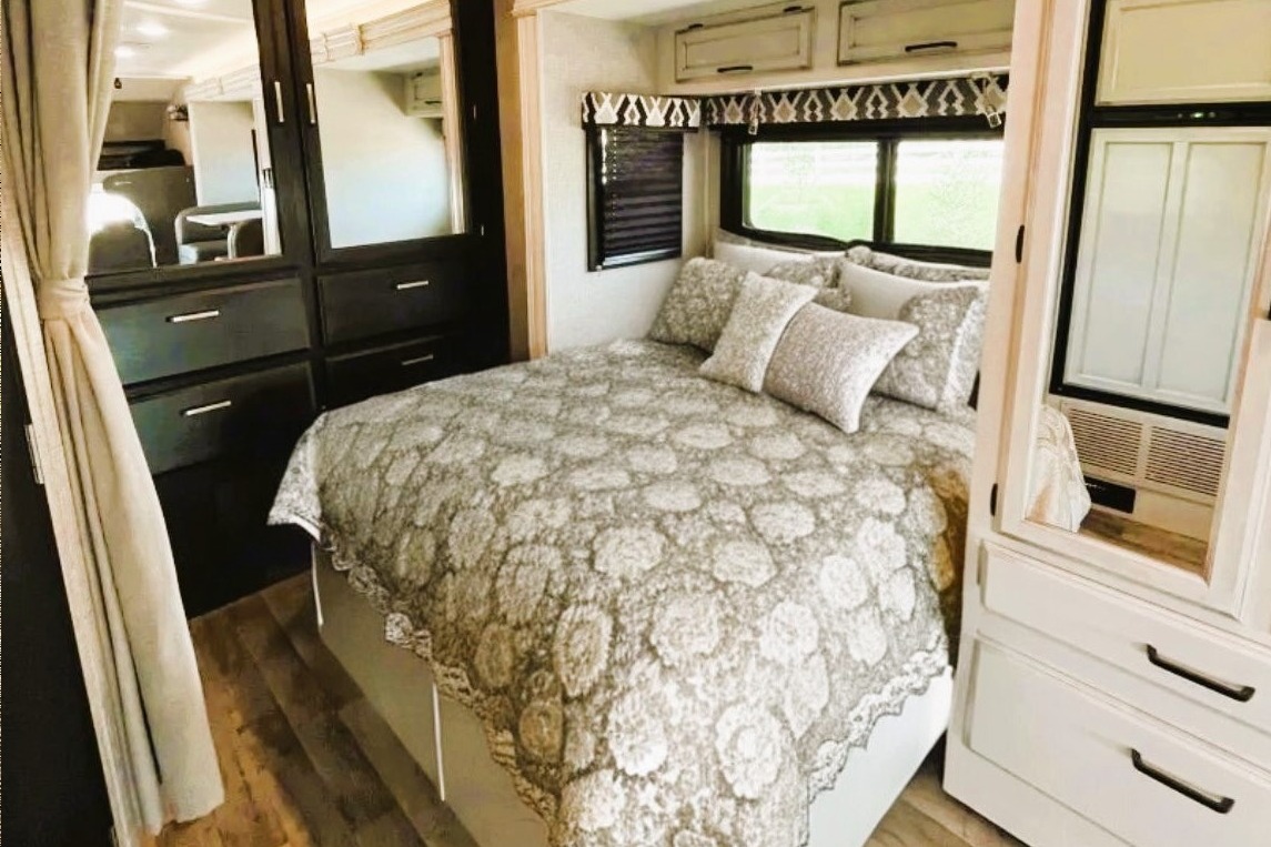 🌟 Book NOW 🌟 2022 Top-rated Luxury Vanilla Redhawk🌟