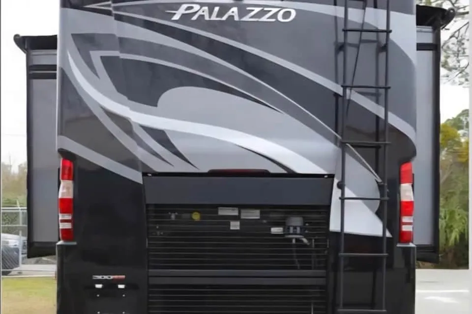 The Palazzo Royale – Luxury Diesel Class A